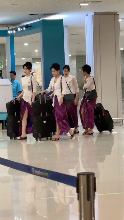 Cantik nya Pramugari Batik Air #pramugari #batikair #flightattendant #cabincrew #airport #viralvideo