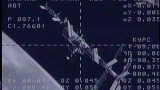 Soyuz TMA-16 Docking (time lapse)
