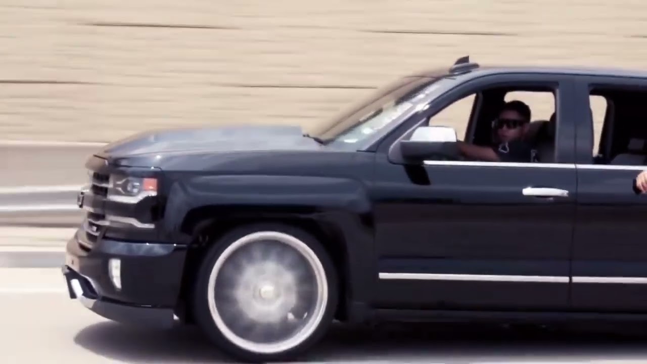 No Me Pesa-Junior H/concert hall