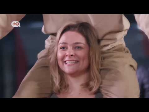 Lift and carry from Модель plus size Lift and carry from Модель plus size