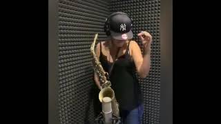 Download Lagu Kobieta wymiata na saksofonie MP3