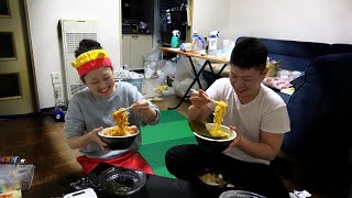 限界を迎えた日曜日の深夜に家系ラーメンで悪い事をするラブラブ夫婦