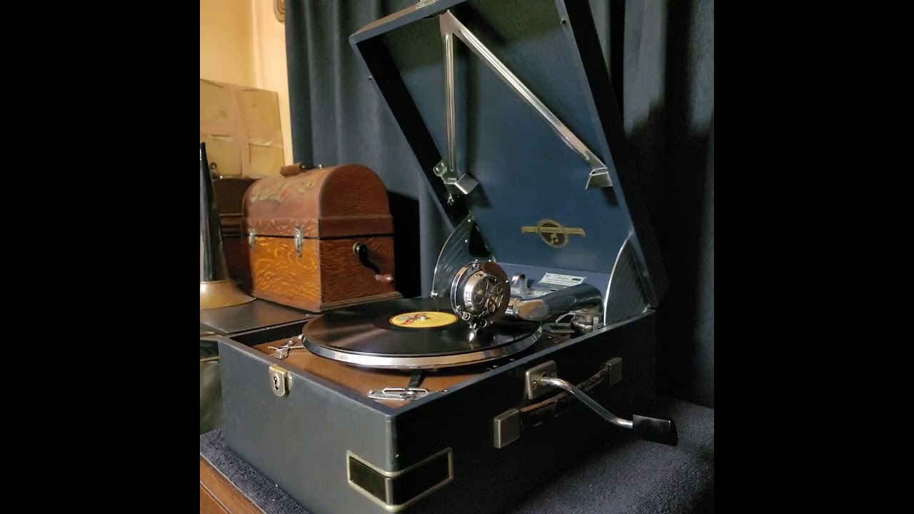 Tommy Tucker Time（トミー・タッカー）（Vocal）Don Brown, Kerwin Somerville 他 ♪Auld Lang Syne♪ 1946年 78rpm.