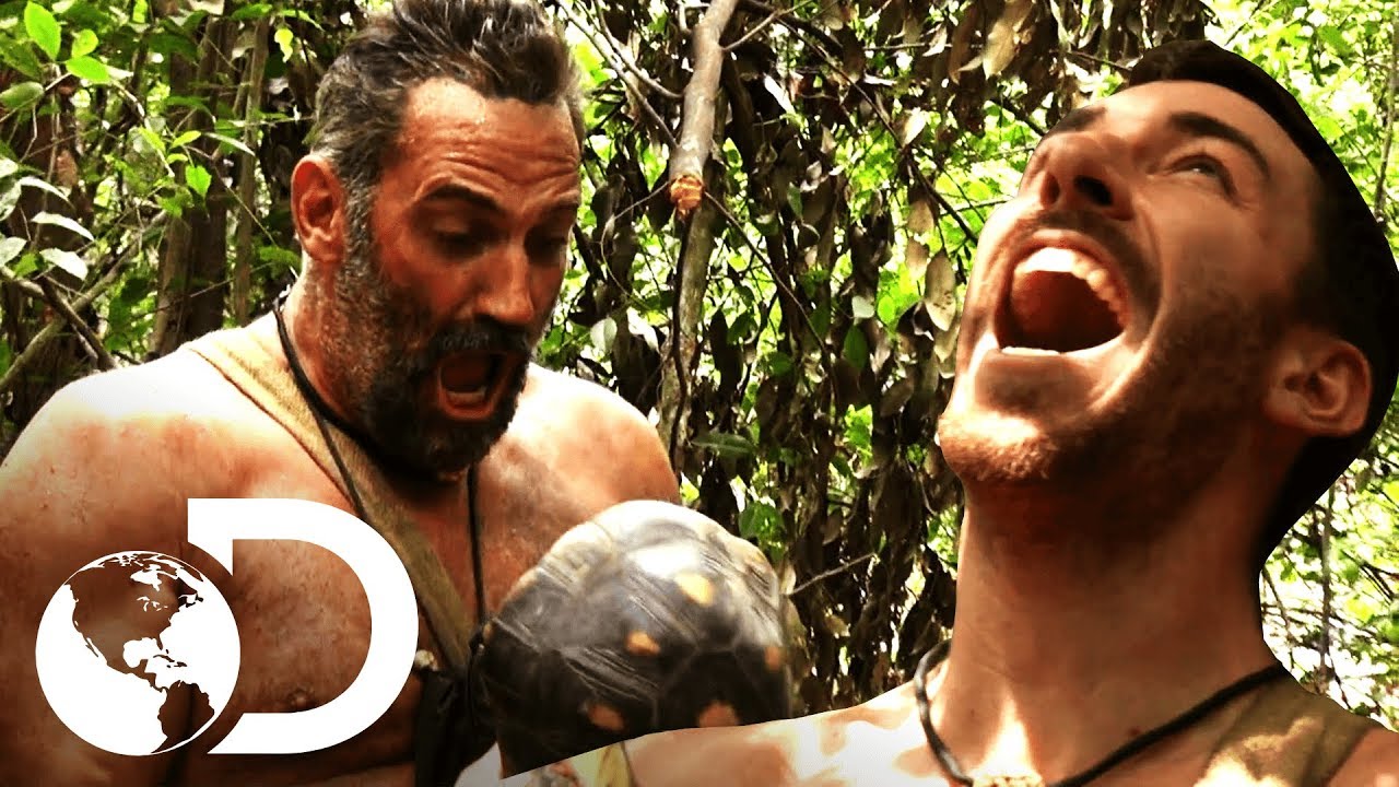 Tartaruga escapa de ser cozida! | Largados e Pelados - A Tribo | Discovery Brasil