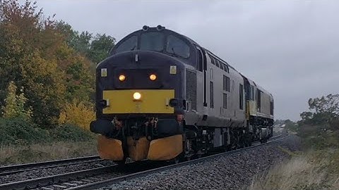 *RARE* West Coast Railways Class 37 37668 & Colas Rail 66847 @ Trowbridge Foot Crossing | 21/10/2022