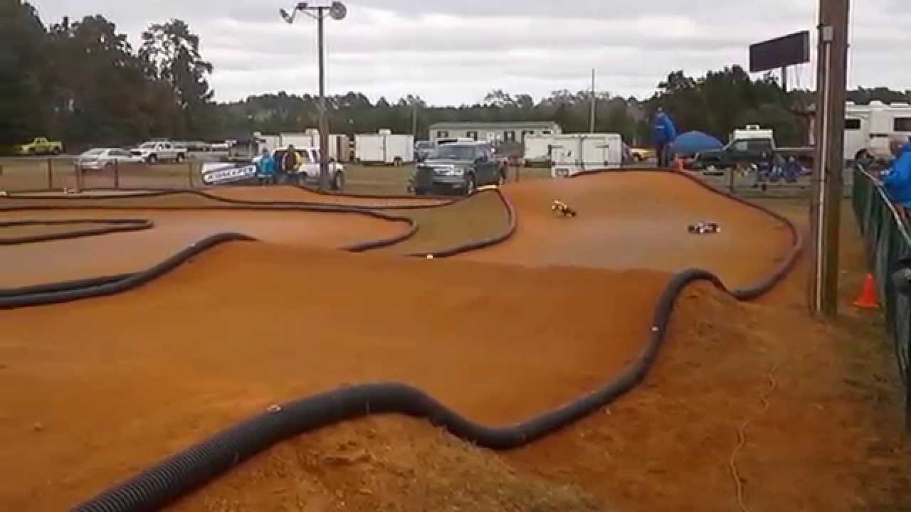 BADLANDS RC SUPERCROSS TRACK - YouTube
