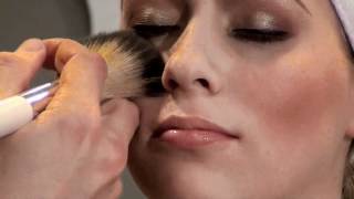 How To Apply Our Compact Powder Deep Beige Lookx