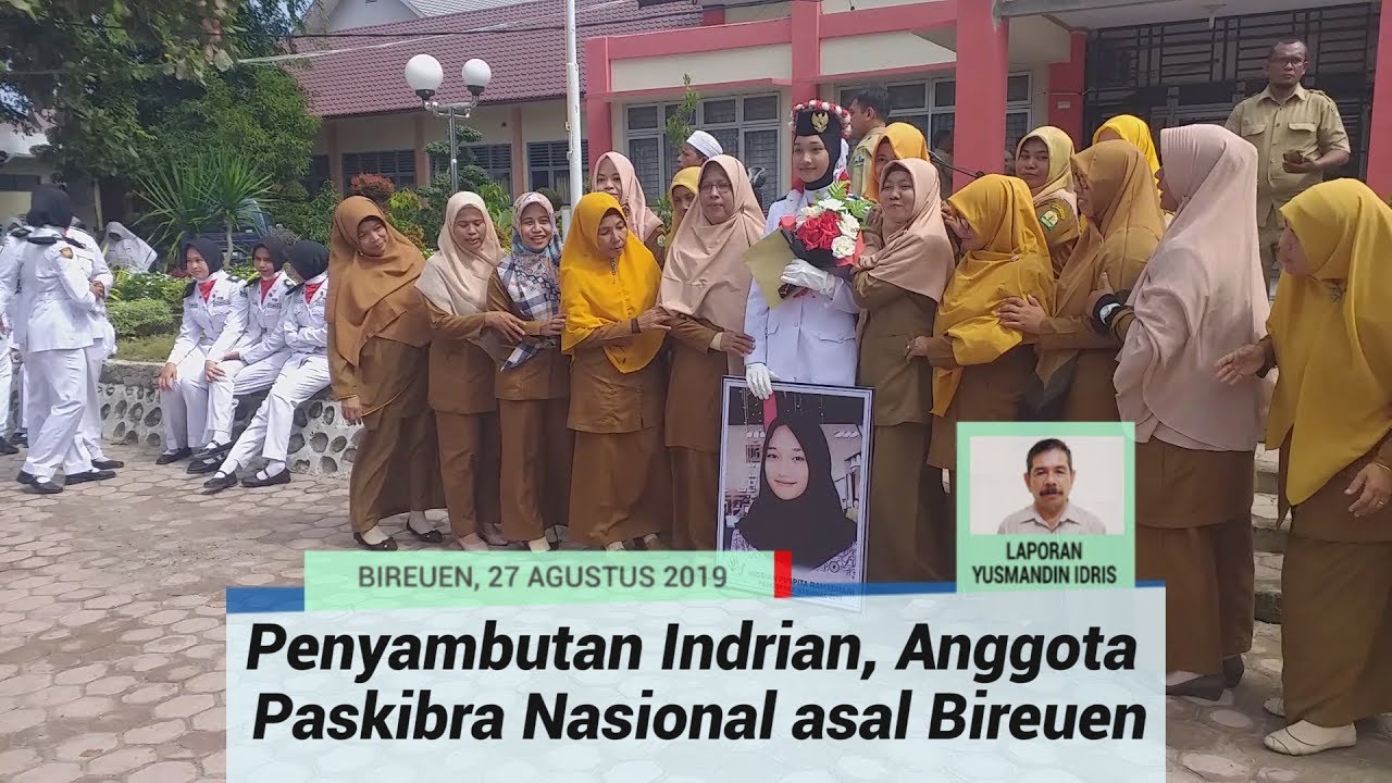 perjalanan ke langkawi Kalungan Bunga dan Foto Ukuran Besar Sambut Indrian, Anggota Paskibra Nasional asal Bireuen