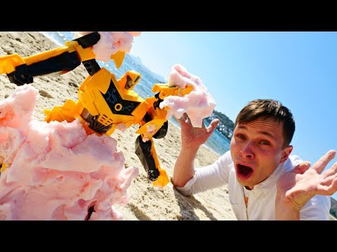 Игры с доктор Ой - Бамблби обгорел на солнце - Трансформеры на море. Видео про игрушки и больничку