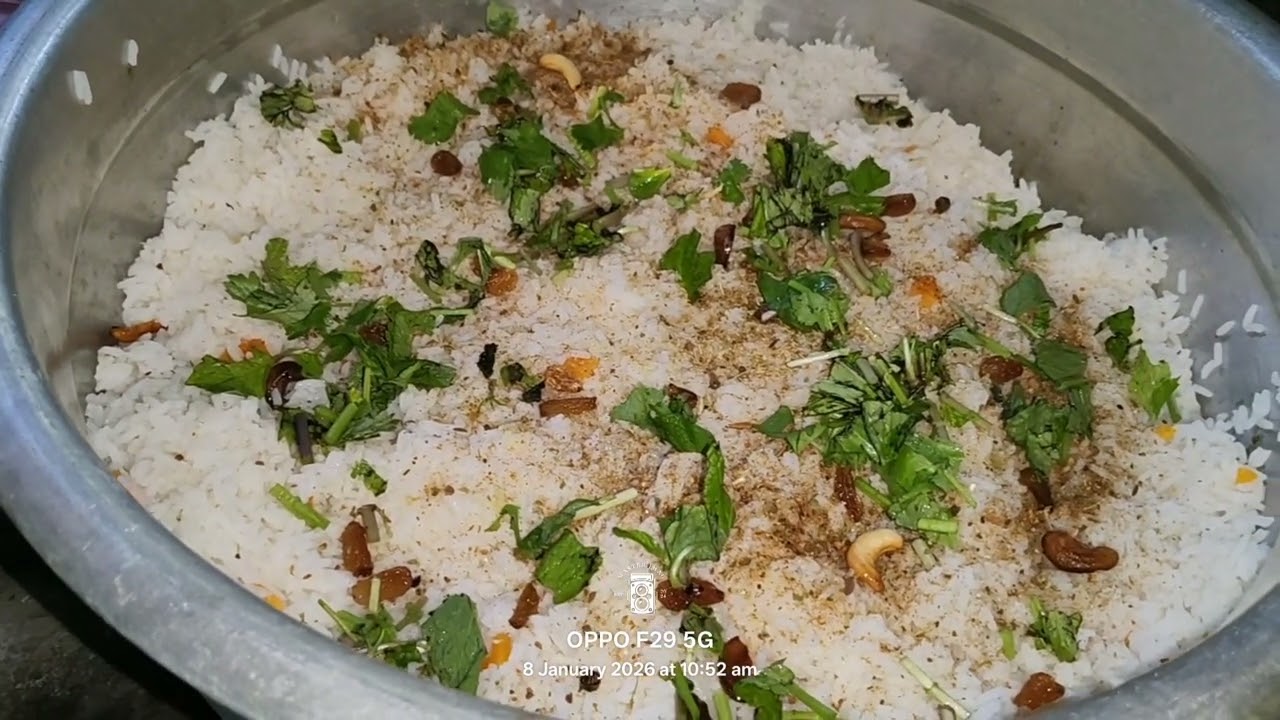 മാളൂസ് സ്പെഷ്യൽ ബിരിയാണി പൂച്ചവരെ ടേസ്റ്റ് ചെയ്തു ഇഷ്ട്ടപ്പെട്ടു കഴിച്ചൂട്ടോ 