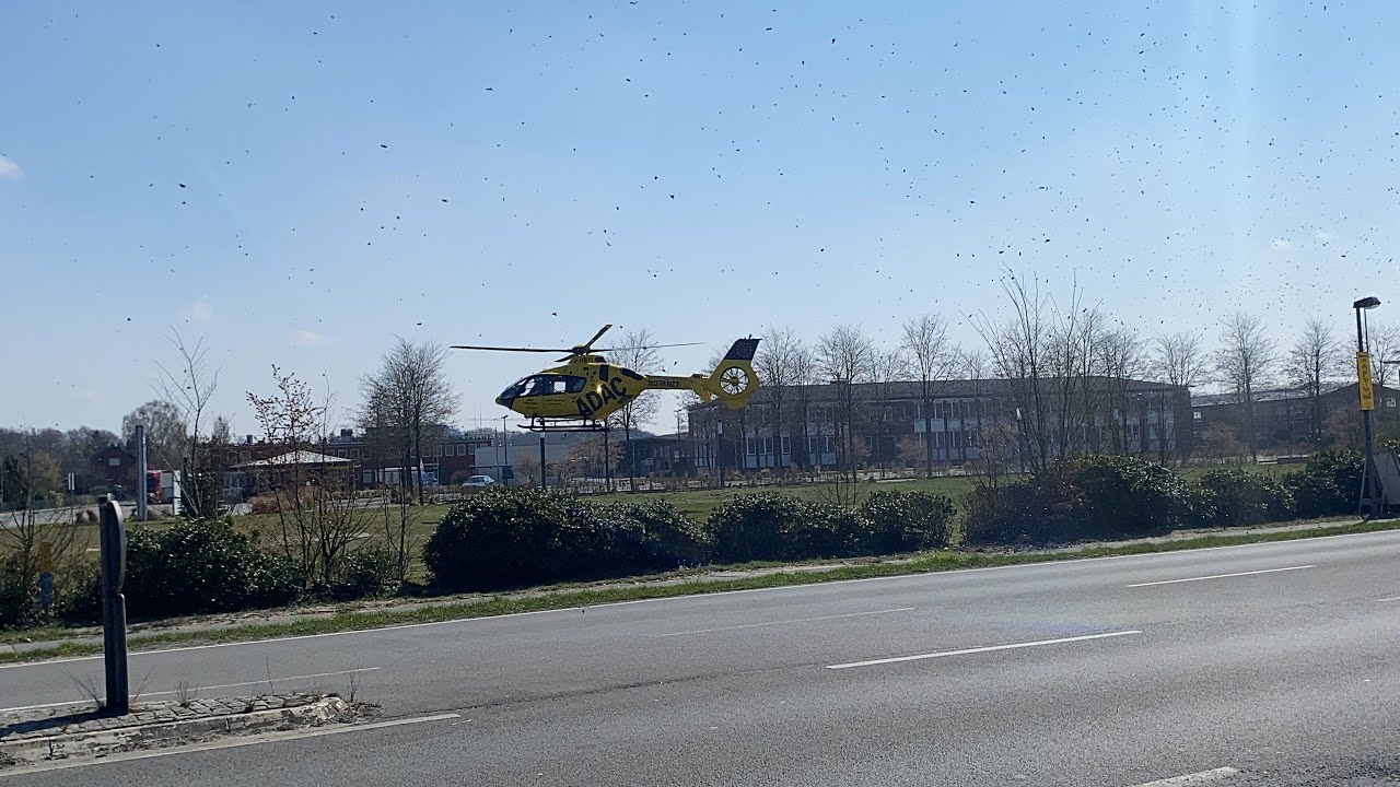 Barnstorf Einsatz  für den Christoph 6 Bremen und dem neuem RTW mit Horngruß.  Gruß auch von der Pol