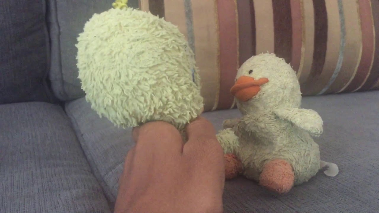 Chicky Movie: Twenty Gets Stuck! - YouTube