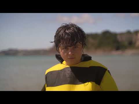 Παρακολούθηση Maddy Street - Buzz στο YouTube Παρακολούθηση Maddy Street - Buzz στο YouTube