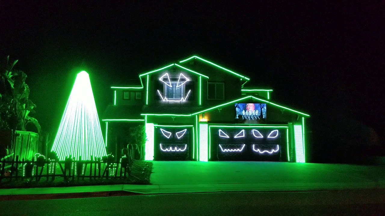 HALLOWEEN HOUSE LIGHT SHOW Michael Jackson Thriller YouTube