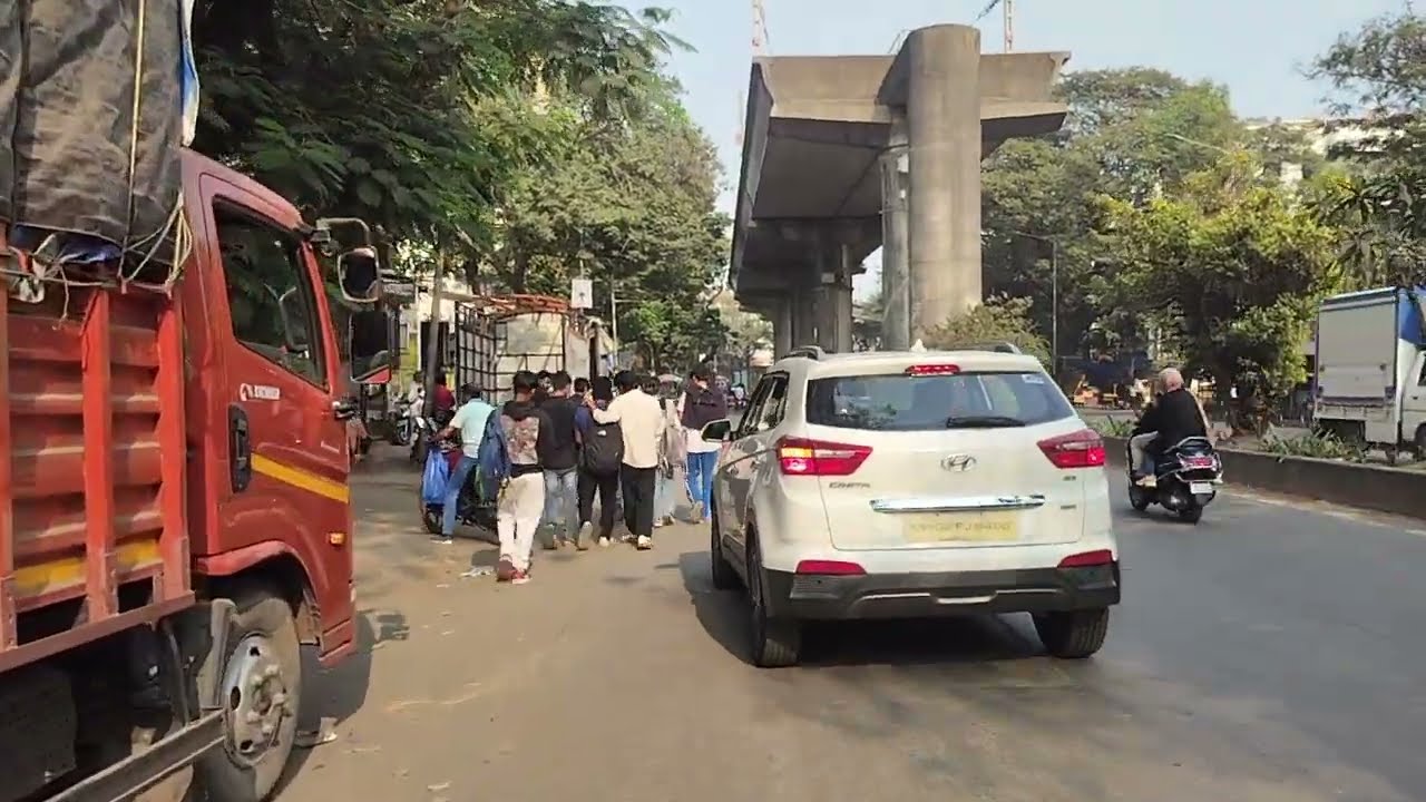 Roads of the Earth - Versova Marg (Jai Prakash Road), Andheri (West), Mumbai, India (Part 2)