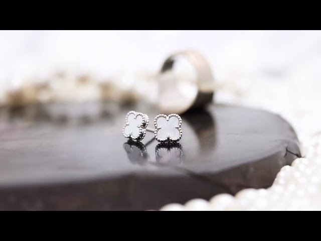 Van Cleef&Arpels スウィート アルハンブラ ピアス ホワイト YG Van Cleef & Arpels スウィート アルハンブラ ピアス VCARG12000