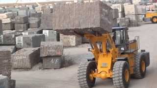 Xiajin Machinery Xj968-25D Block Handler Is Lifting 25Ton Stone Blockat 3.2M Height