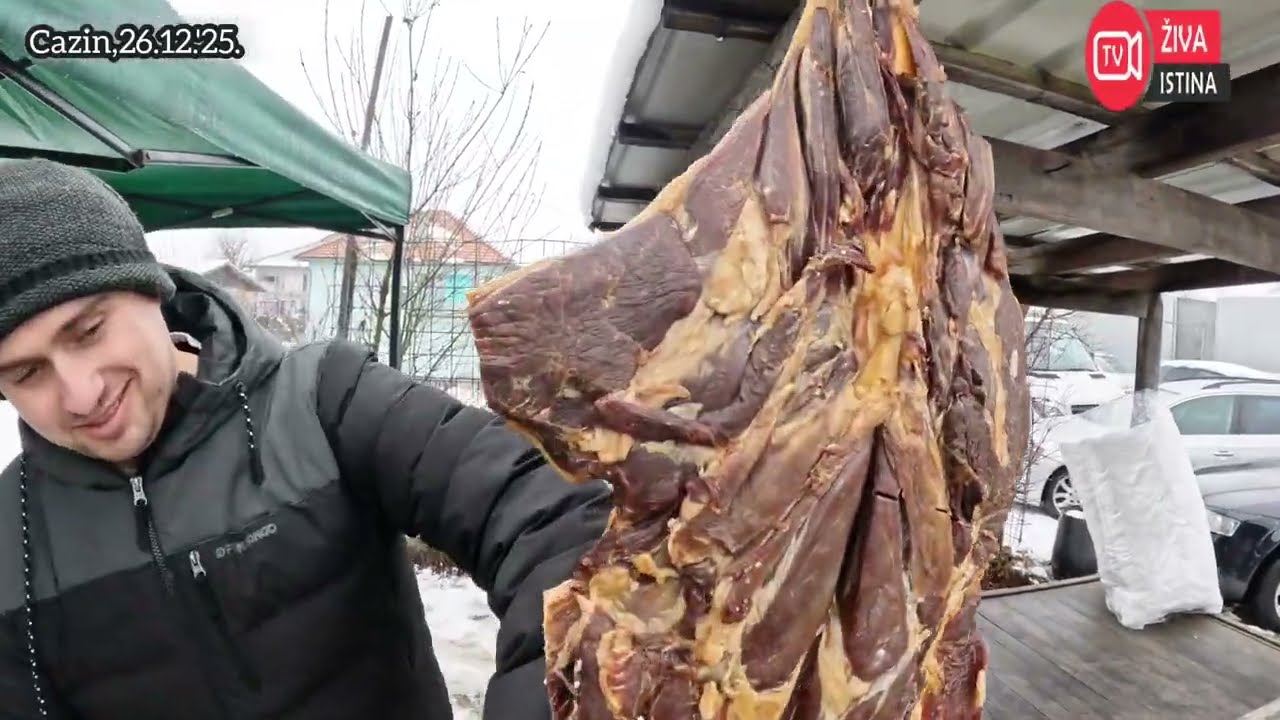 Braća rasturaju sa suhim mesom. Stelje kupuju najviše penzioneri! Pijaca Cazin