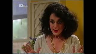 Tracey Stubbs is a hypocrite - Birds of a Feather
After Tracey, Sharon and Dorien catch Traceys son Garthy having a cheeky jacuzzi with Doriens niece, Tracey goes apeshit.
A clip from an episode called East Side Story.
If you enjoyed the video, please buy me a coffee at https://ko-fi.com/neillwilkinson Tracey Stubbs is a hypocrite - Birds of a Feather