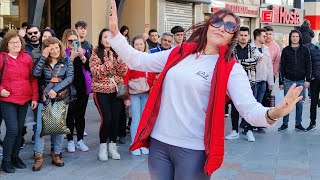 Mavişim Mavilendim Şamata