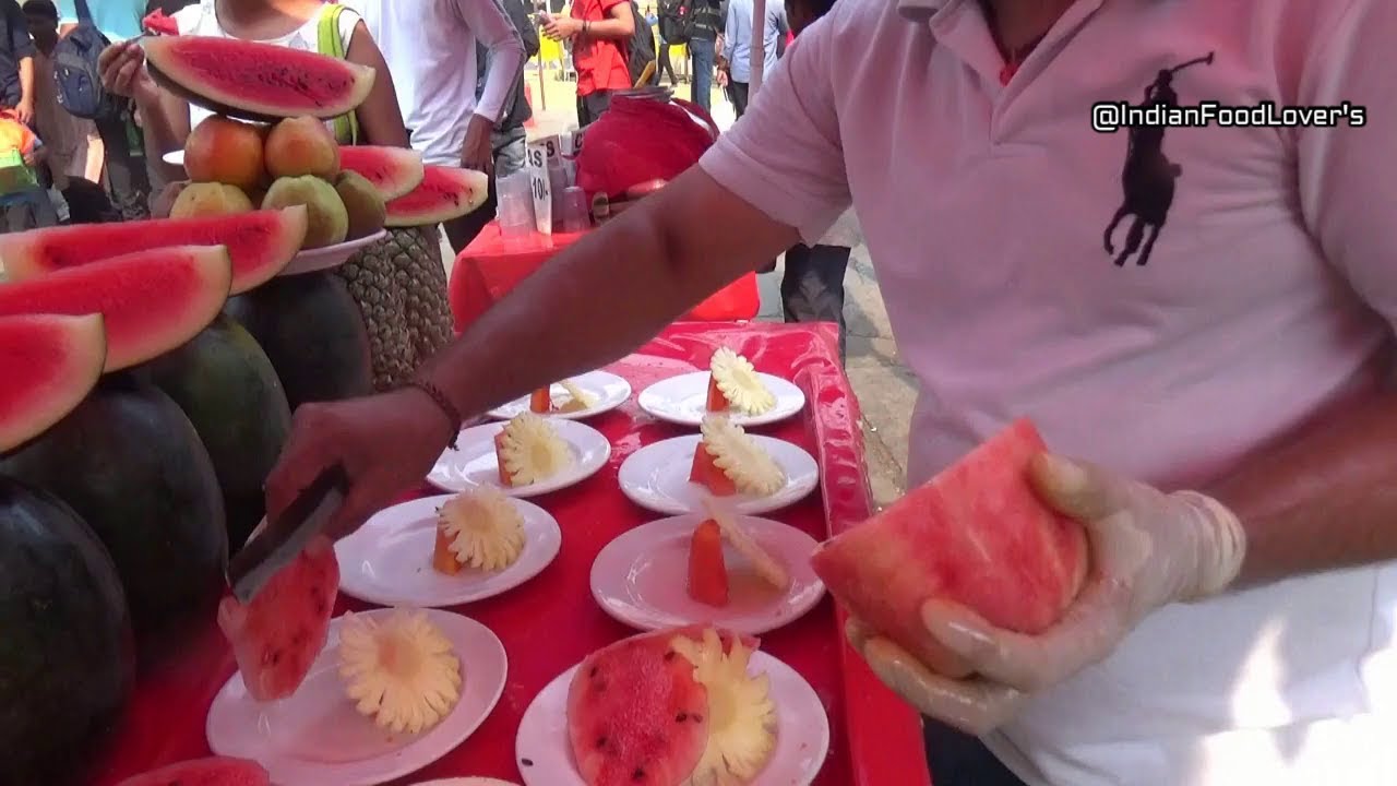 Best Fruit Salad in Mumbai at Just 30 Rs Only | Indian Street Food