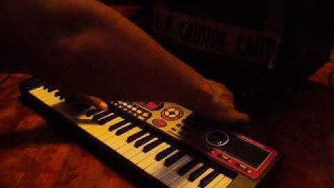 Circuit Bent keyboard - FM Interceptor