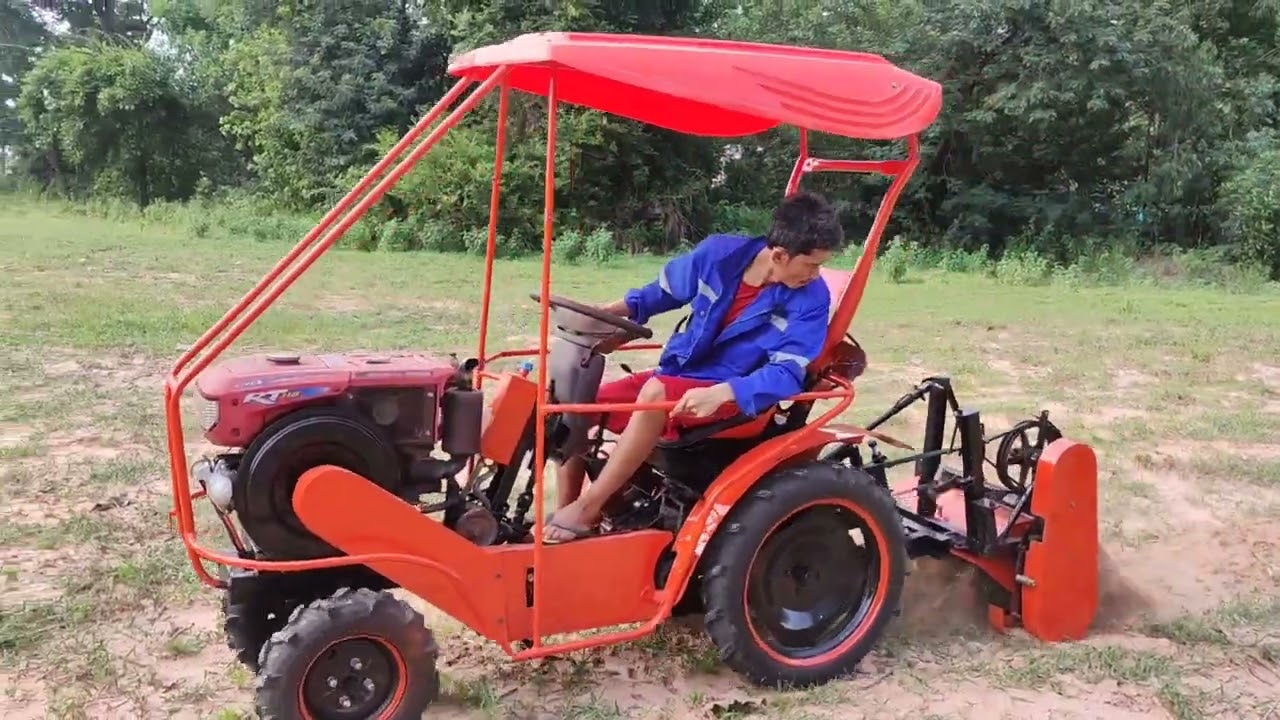 รถไถดัดแปลงเข้าร่องมัน-อ้อยมาพร้อมโรตารี่ เตรียมส่ง  หนองริวหนัง   อ.หนองกุงศรี  จ.กาฬสินธ์ุุ