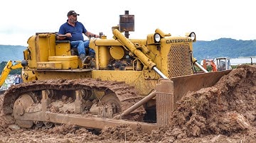 1968 Cat D6C Dozer Working