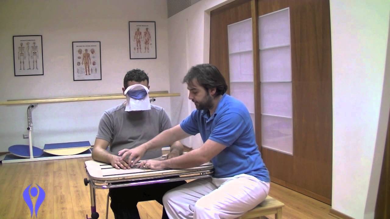 EJERCICIO de superficies táctiles para la mano hemipléjica - Método Perfetti