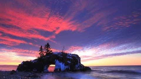 Ojibwe Word of the Day Gaa-takoozid giizis. ᑳ ᑕᑰᓯᑦ ᑮᓯᔅ᙮ 
