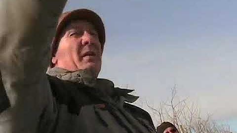 Terence Robinson, 1-15-09, pruning tall spindle apple part 1