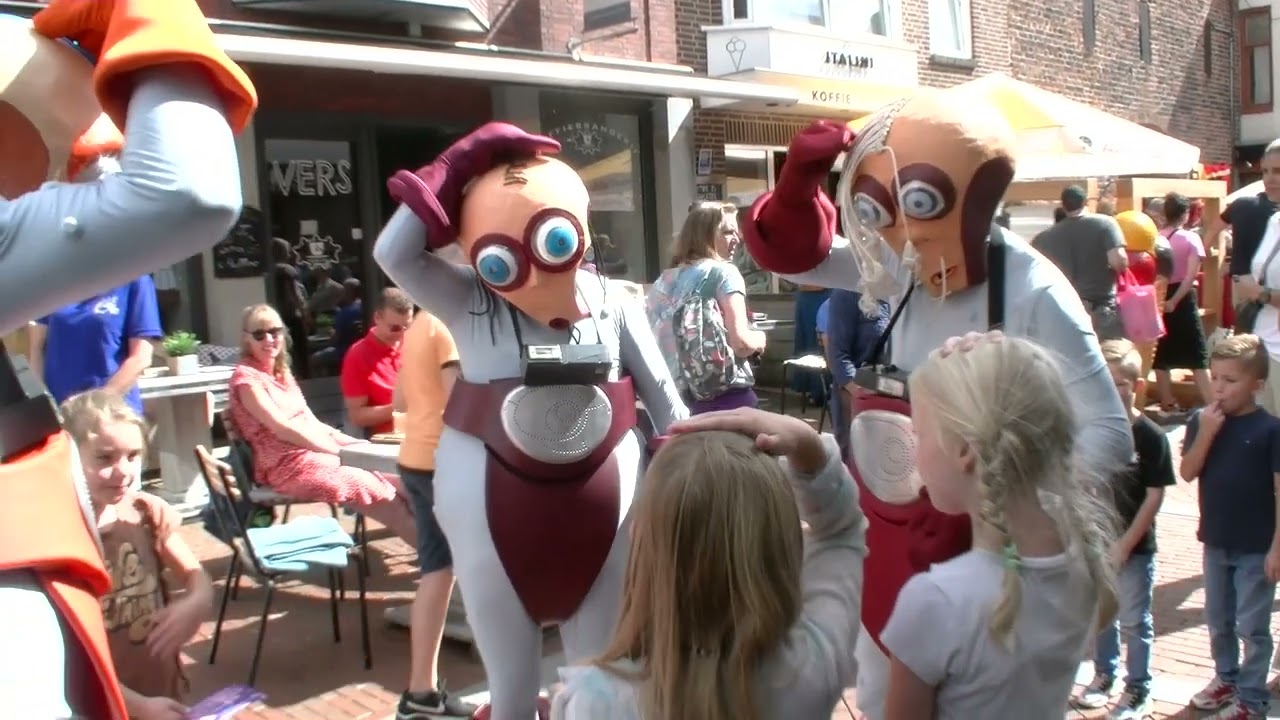 Straattheaterfestival Waterbei op 27 augustus 2022 in binnenstad Winschoten