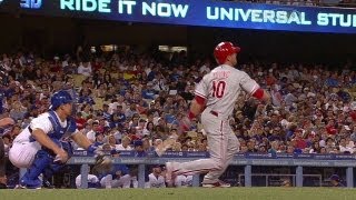 PHI@LAD: Phils tack on another on M. Young's homer
