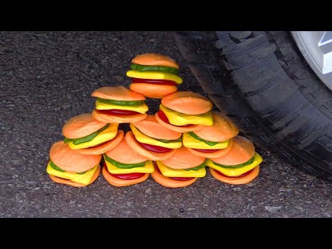 【アンパンマンvs車】超短い動画：アンパンマン助けてバイキンマンとメロンパンナちゃん【Asmr】アンパンマンに乗ったステッチが車のタイヤで踏まれちゃう！？