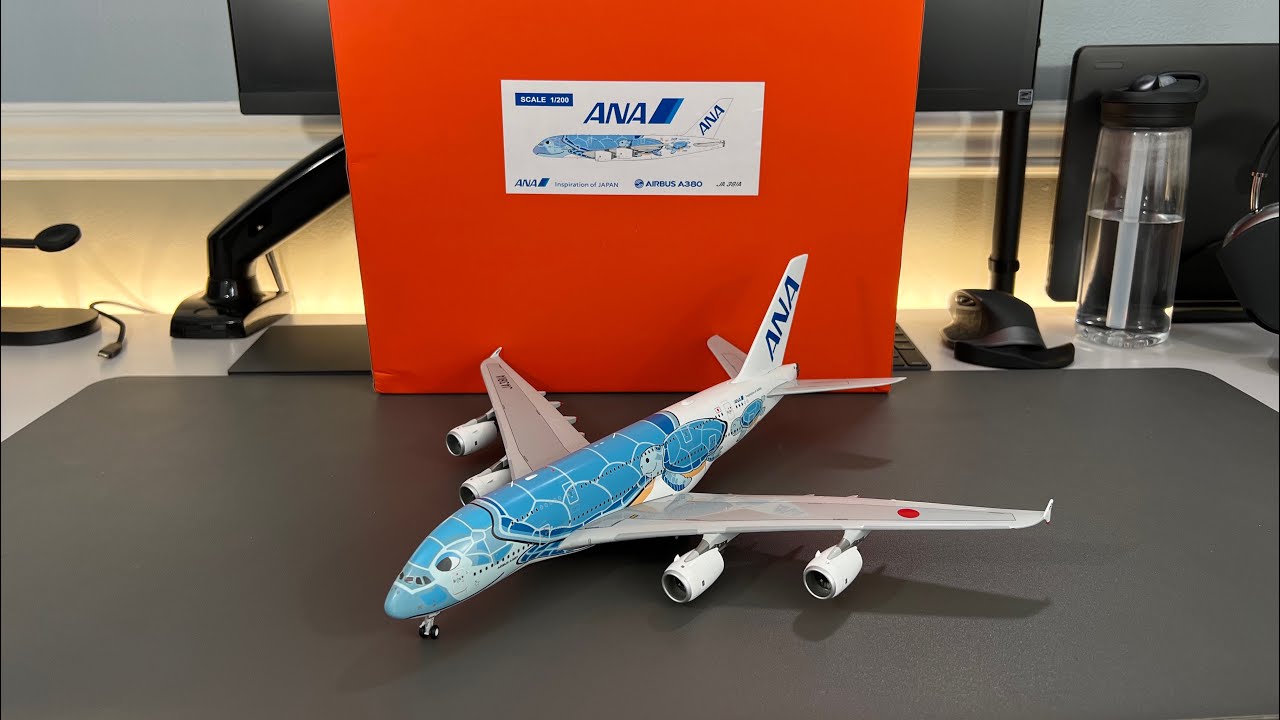 JC Wings 1:200 Boeing 777-300 ANA Pokémon Livery Unboxing - YouTube