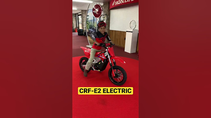 7 YEAR OLD DEMOS CRF50, CRF-E2, CRF110 HONDA DIRT BIKES!😍🎄🎁 #christmas #present #dirtbike #shorts
