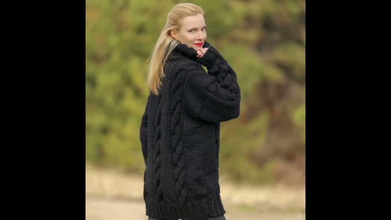 Black thick ski wool sweater by SuperTanya