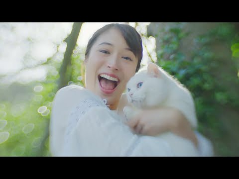 広瀬アリス、森で笑顔全開！あいみょん「君はロックを聴かない」アコースティックver.披露　KIRIN「淡麗グリーンラベル」新CM、メイキング＆インタビュー