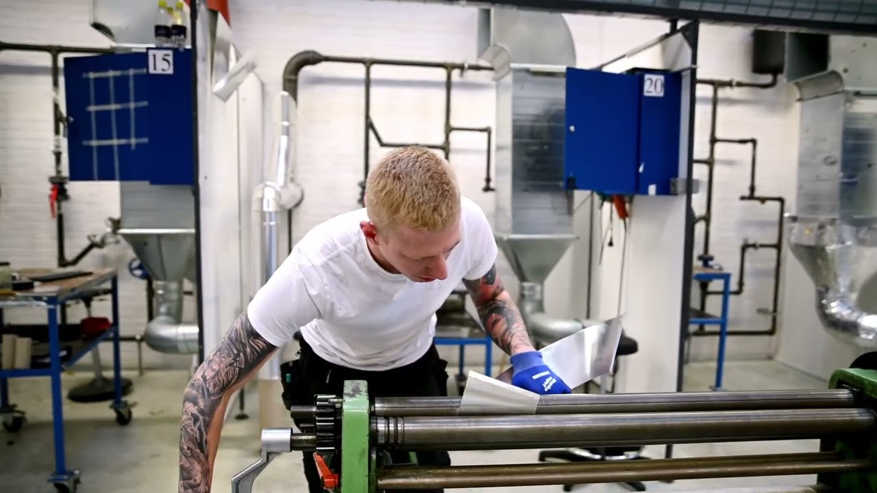 Dennis - I lære som teknisk isolatør