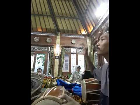 Latihan Karawitan bersama ibu2 dan bapak2  lagu Tahu Tempe Pl.6