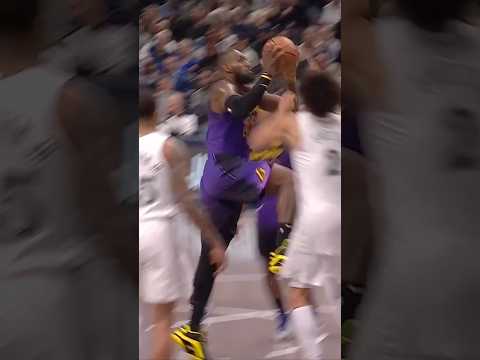 LEBRON James Left Hand SLAM! #nba #highlights #basketball #lebronjames