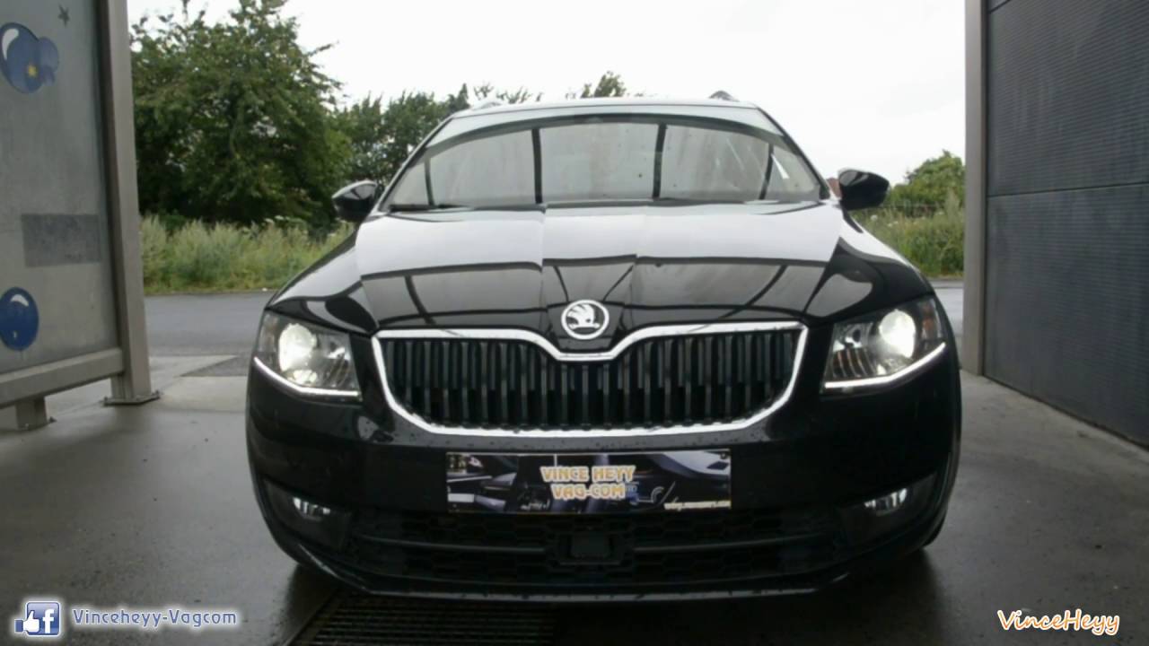 Skoda Octavia 5e Front Fog Light On Flash Light Youtube