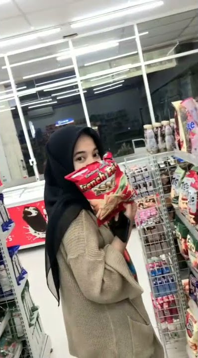 Story WA Mentahan halu jajan di indomaret bareng cewe cantik, buat manasin mantan, prank temen.