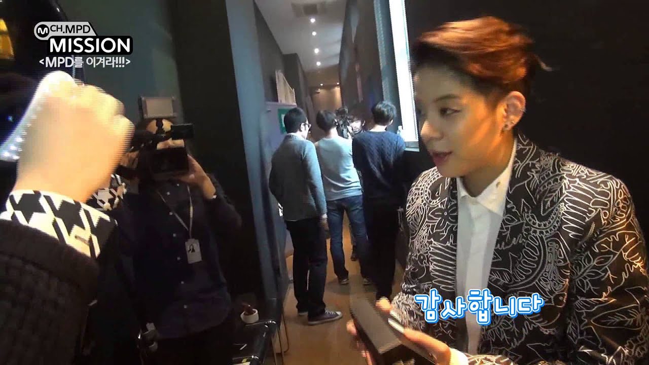 [MPD MISSION] 무작정 손씨름, 조미&엠버 (Palm push game with Zhoumi&Amber )