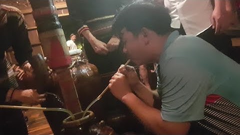 Nghi thức mời rượu cần người đồng bào Ê ĐÊ