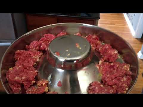 4-week-old-puppies-eat-ground-beef;-what-to-feed-new-born-puppies;-manmade-kennels;-pitbull-puppies