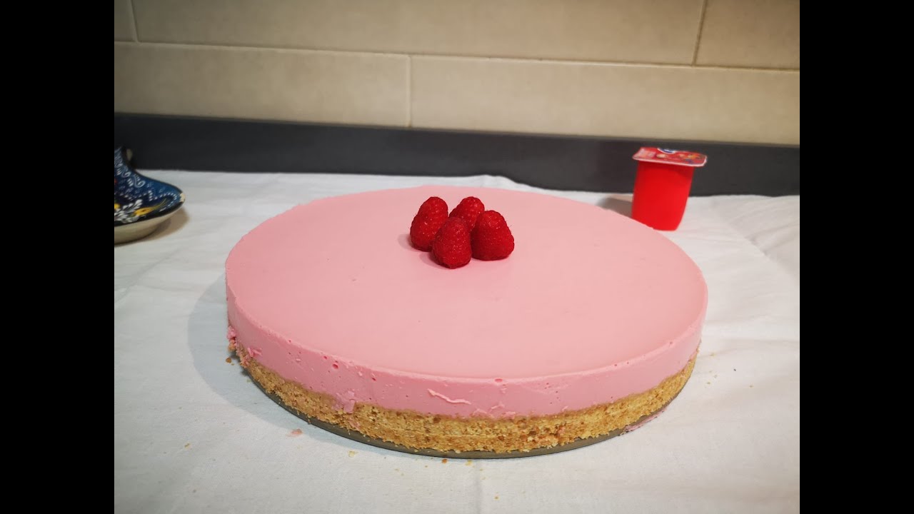 TARTA DE PETIT SUISSE DE FRESA SIN HORNO
