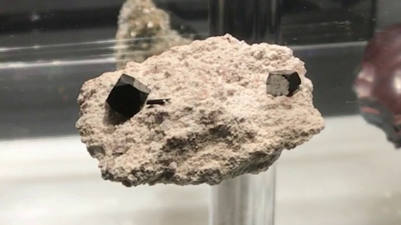 live free armory Bixbyite and Pseudobrookite
