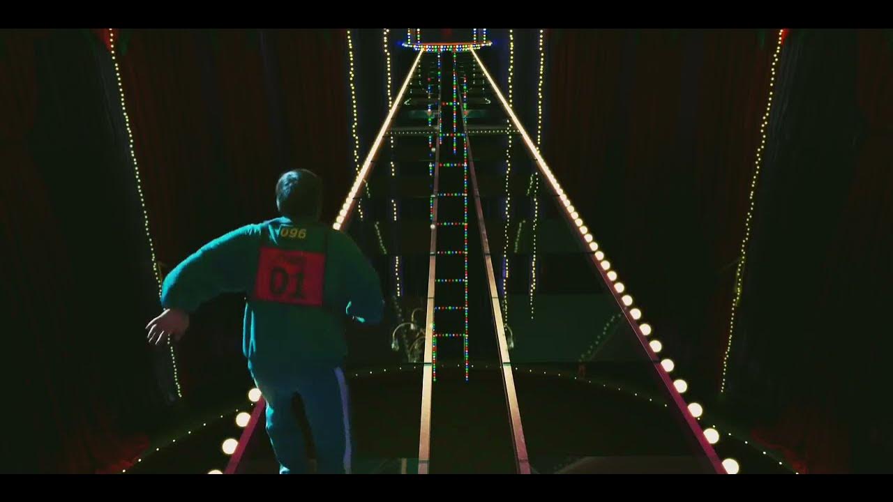 Игра в кальмара мост. Squid game арена. Squid bridge. Squid bridge. Игра стеклянный мост игра в кальмара.