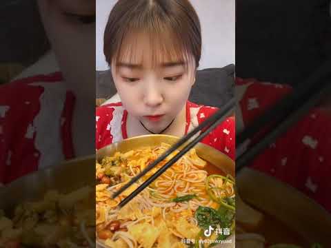 Chinese eating noodles | Eating noodles mukbang #256 - YouTube